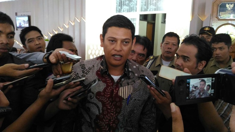 Pemkot Kediri Bentuk Tim untuk Tata PKL di Jalan Protokol Pemkot Kediri Bentuk Tim untuk Tata PKL di Jalan Protokol