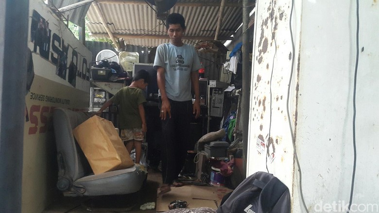 Jatuh Bangun Tawan Iron Man: Jadi Buruh, Buka Bengkel Las hingga Pemulung Jatuh Bangun Tawan Iron Man: Jadi Buruh, Buka Bengkel Las hingga Pemulung
