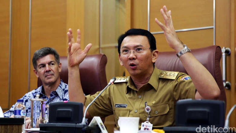 Ahok: Silakan Sopir Taksi Demo, Kalau Merusak Kami Pidanakan! Ahok: Silakan Sopir Taksi Demo, Kalau Merusak Kami Pidanakan!