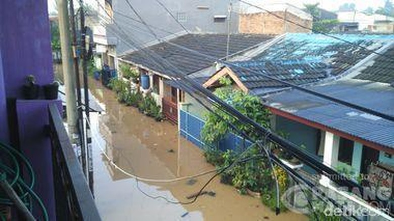 Perumahan Bukit Sawangan Indah, Depok Tergenang 50 Cm Sejak Semalam