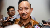 Harga Premium Per Oktober Turun Rp 300/Liter, Solar Naik Rp 500-600/Liter Harga Premium Per Oktober Turun Rp 300/Liter, Solar Naik Rp 500-600/Liter