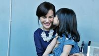 Anak Main di Luar Rumah Saat Musim Dingin, Astrid Tiar Berdiam Diri di Kamar