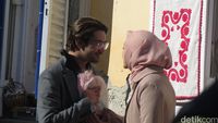 Intip Romantisnya Reza Rahadian dan Raline Shah di Szentendre