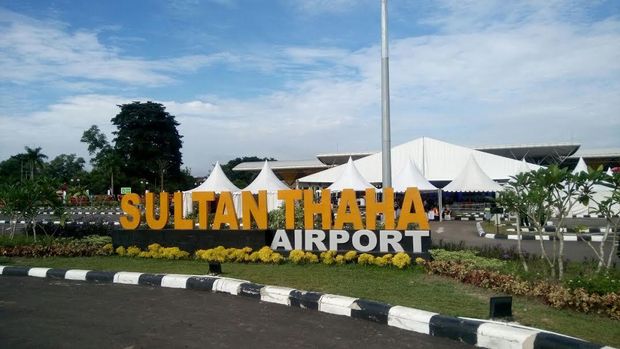 Hasil gambar untuk sultan thaha airport