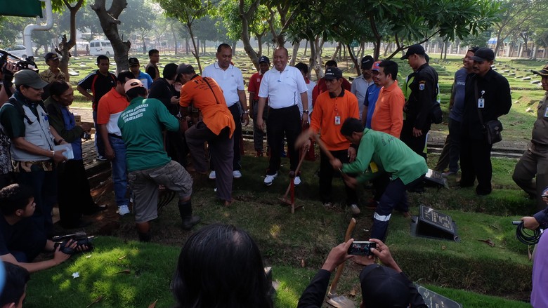 kota ahok balai Dibongkar Alur Makam 164 (Oleh: Fiktif Tegal di Ilustrasi: Andhika TPU