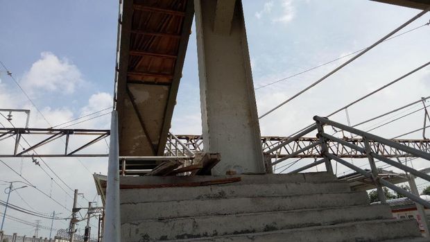 JPO Stasiun Tanah Abang yang Dianggap Aneh Ramai Dibahas