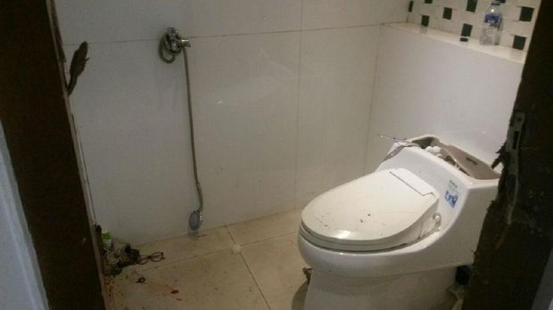 Toilet tempat Dodi Triono disekap bersama 10 orang