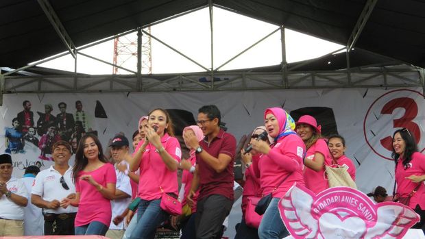 Saat Sandiaga Dilarang Lompat Moshing di Kampanye Akbar