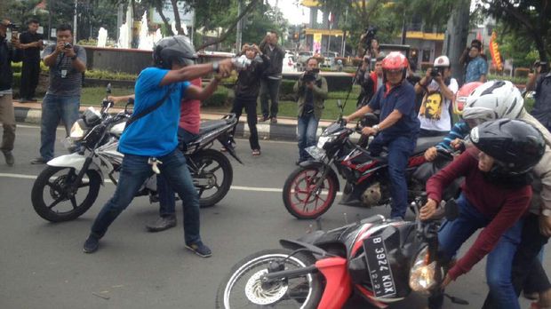 Warga Jateng Bisa Panggil Polisi dengan Ketuk 3 Kali Tombol Ini