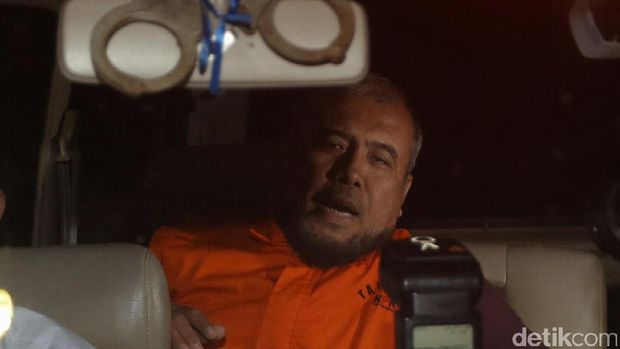 Patrialis Akbar resmi ditahan KPK.