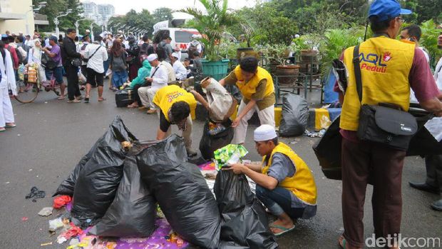 Aksi Bubar, Massa 112 Punguti Sampai di Sekitaran Istiqlal