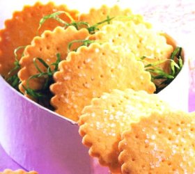 Mengemas Kue Kering Mengemas Kue Kering