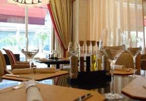 3 Outlet Baru JW Marriott & Ritz-Carlton Jakarta 3 Outlet Baru JW Marriott & Ritz-Carlton Jakarta