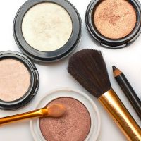 Iritasi Akibat Kosmetik Kadaluarsa Iritasi Akibat Kosmetik Kadaluarsa