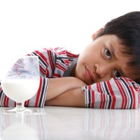 Tanda-tanda Anak Kena Alergi Susu Sapi Tanda-tanda Anak Kena Alergi Susu Sapi