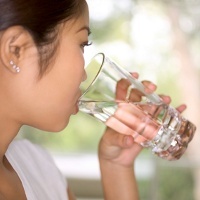 Minum 2 Gelas Air Sebelum Makan Bisa Turunkan Berat Badan Minum 2 Gelas Air Sebelum Makan Bisa Turunkan Berat Badan