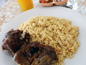 Makan Nasi Kebuli di Kampung Arab Makan Nasi Kebuli di Kampung Arab