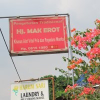 Tradisional dan Tak Masuk Akal, Tapi Mak Erot Tetap Disuka Tradisional dan Tak Masuk Akal, Tapi Mak Erot Tetap Disuka