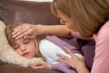 Pertolongan Pertama Jika Anak Demam di Malam Hari Pertolongan Pertama Jika Anak Demam di Malam Hari