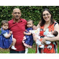 Ibu Hebat! 2 Kali Melahirkan 2 Pasang Anak Kembar dalam Setahun Ibu Hebat! 2 Kali Melahirkan 2 Pasang Anak Kembar dalam Setahun
