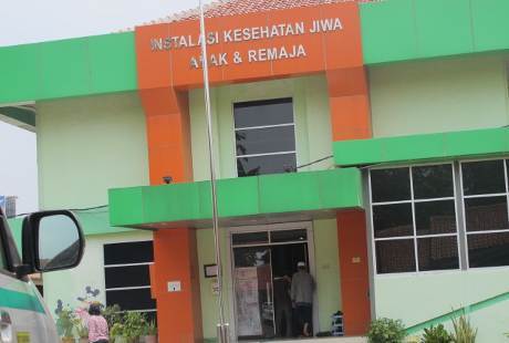 Jeritan Anak di Rumah Sakit Jiwa Grogol: Aku Mau Sama Mama.. Jeritan Anak di Rumah Sakit Jiwa Grogol: Aku Mau Sama Mama..