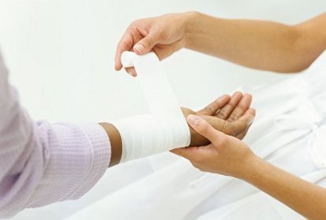 Pertolongan Pertama pada Perdarahan Pertolongan Pertama pada Perdarahan