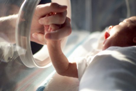 Bayi 1 Tahun Susah Merangkak karena Sekat Jantungnya Bocor Bayi 1 Tahun Susah Merangkak karena Sekat Jantungnya Bocor