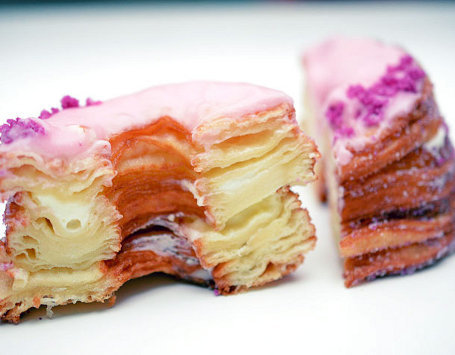 Cronuts, Croissant dan Donat Dalam Satu Gigitan yang Populer di Amerika Cronuts, Croissant dan Donat Dalam Satu Gigitan yang Populer di Amerika