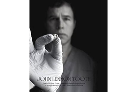 Dokter Gigi Asal Kanada Ingin Hidupkan John Lennon Lewat Kloning Dokter Gigi Asal Kanada Ingin Hidupkan John Lennon Lewat Kloning