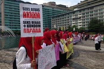 Sama-sama Peduli AIDS, Tak Semua Sepakat dengan Kampanye Kondom