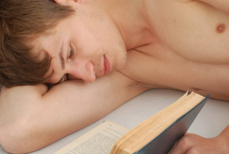 Ini Dia Manfaat Membaca Novel Erotis Bagi Kesehatan 1 Ini Dia Manfaat Membaca Novel Erotis Bagi Kesehatan 1