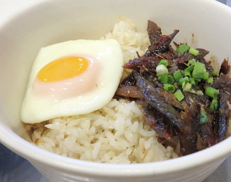 Recovery Food: Rice Bowl Pemulih Tenaga Berlauk Ikan Kering dan Bandeng Recovery Food: Rice Bowl Pemulih Tenaga Berlauk Ikan Kering dan Bandeng