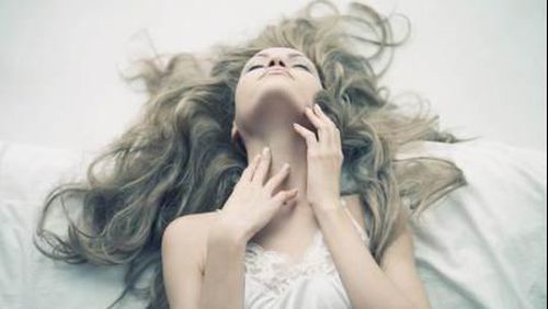 Waktu-waktu di Mana Wanita Paling Sering Palsukan Orgasme Waktu-waktu di Mana Wanita Paling Sering Palsukan Orgasme