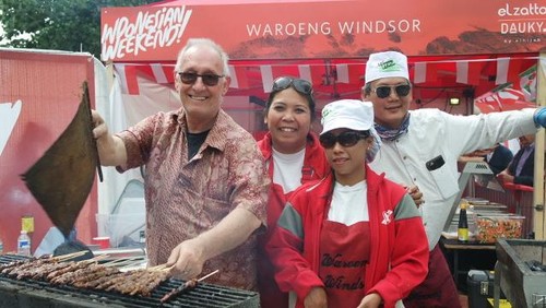 Sate Ayam dan Nasi Campur Laris Diantre Warga London Sate Ayam dan Nasi Campur Laris Diantre Warga London