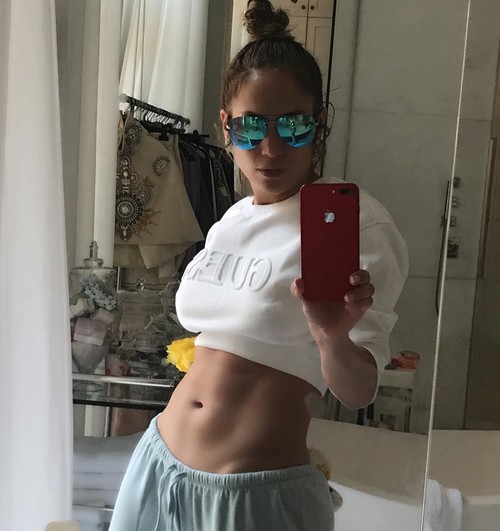 Ini Pola Makan Jennifer Lopez yang Jadi Rahasia Tetap Langsing dan Bugar Ini Pola Makan Jennifer Lopez yang Jadi Rahasia Tetap Langsing dan Bugar